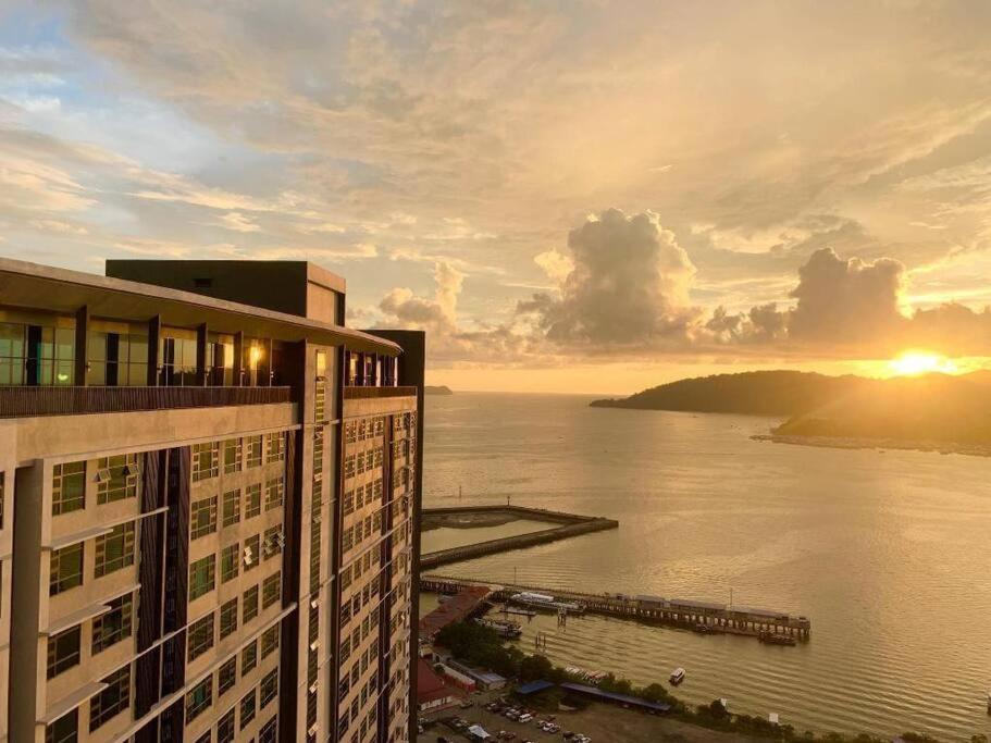 Apartemen 2bedroom Jesselton Quay Sea & Mountain View4-5pax *